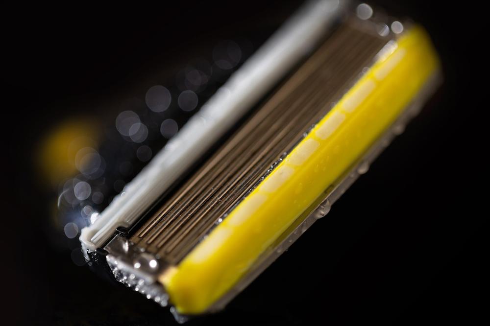 electric razor-13a34fab235f4ff4b2d55c5a77021fc6.jpg electric razor