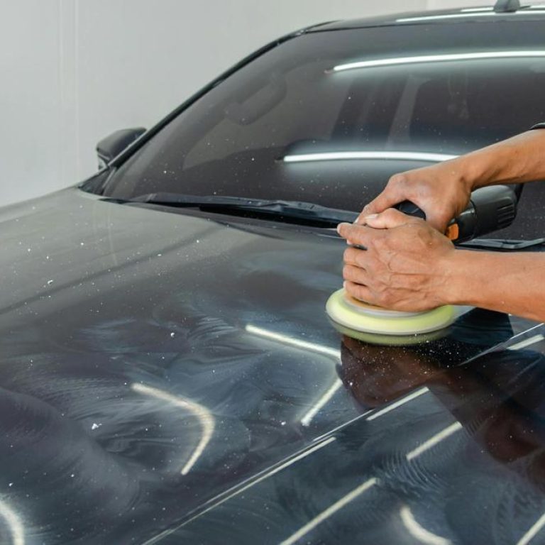 car-polishing-1d874704be83452d94475fcc07a84f47